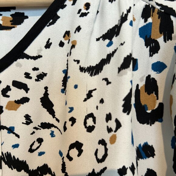 WHITE HOUSE BLACK MARKET  LEOPARD print  V neck BLOUSE LONG SLEEVE - Picture 10 of 16